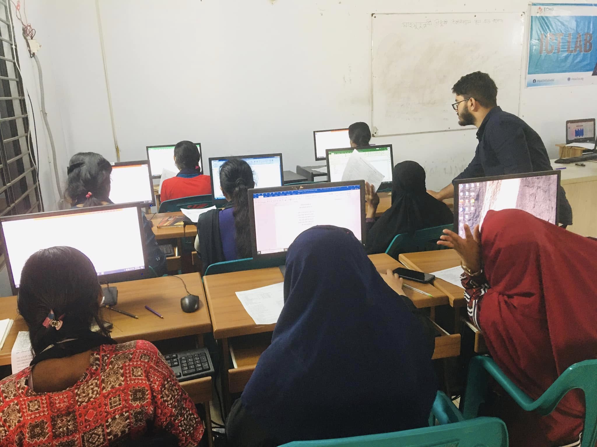 Computer Graphics Lab Our Training Courses · Mahmudunnabi Chowdhury Technical School and ...